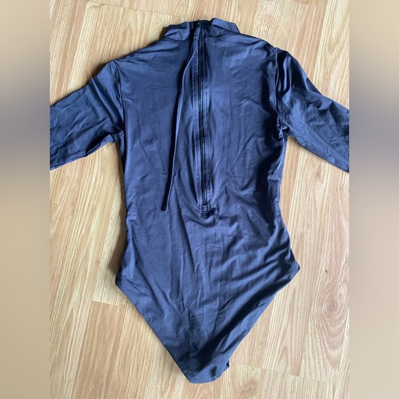 Patagonia Long Sleeve Surf Suit - Picture 3 of 6